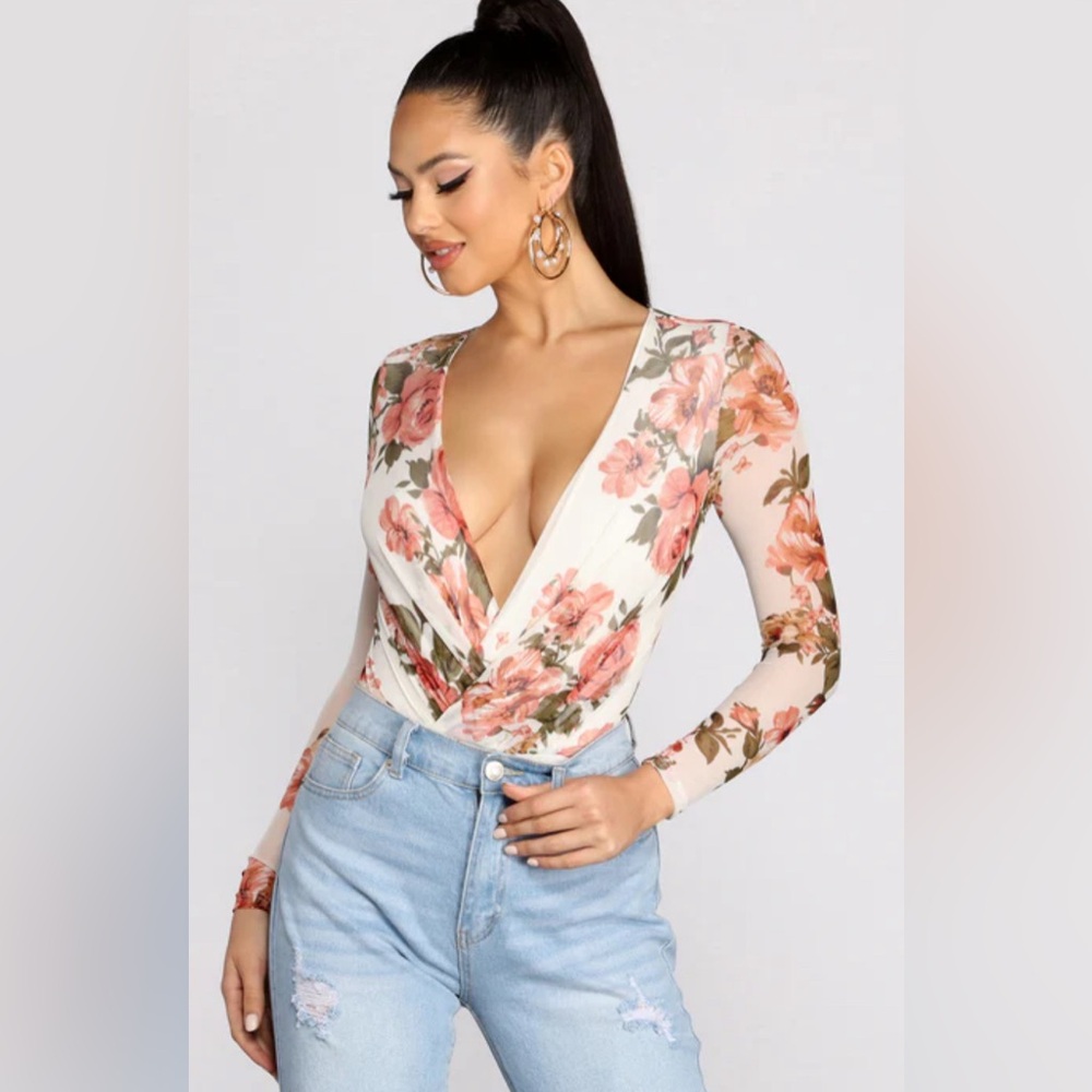 Windsor.  Size S.   NWT.  Body suit